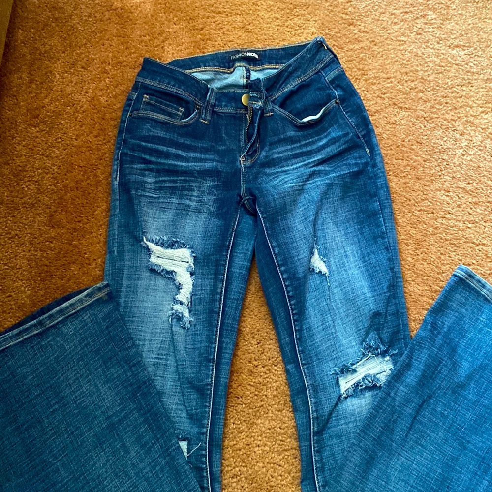 Fashion-nova  flare leg jeans 👖 distressed size 5